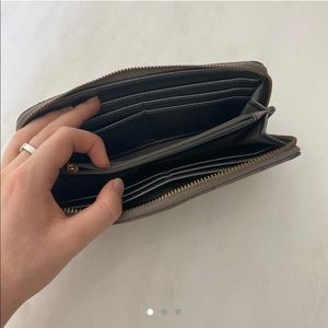 silver metallic wallet